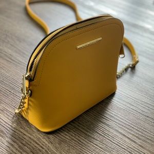 Steve Madden Crossbody bag•Mustard